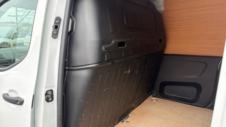 Vauxhall Combo Cargo Combo L1 Diesel 2300 1.5 Turbo D 100ps H1 Sportive Van